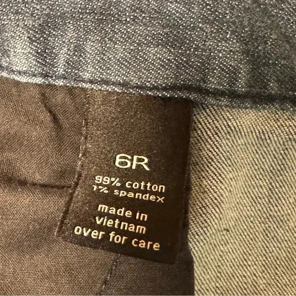 THE LIMITED Blue Denim Tailored Short Size. 6 R - Picture 5 of 6